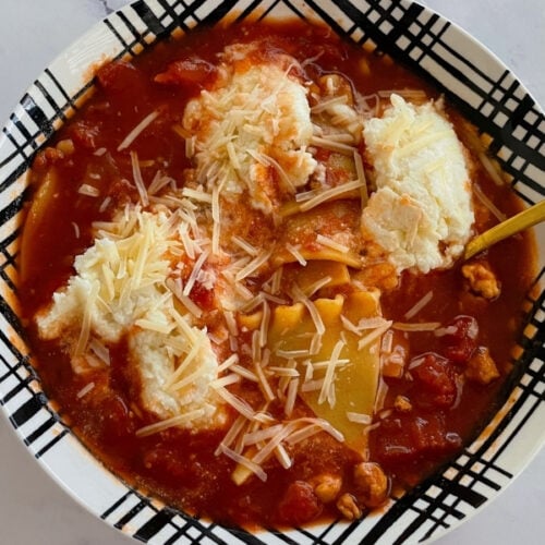 macro friendly crockpot lasagna soup