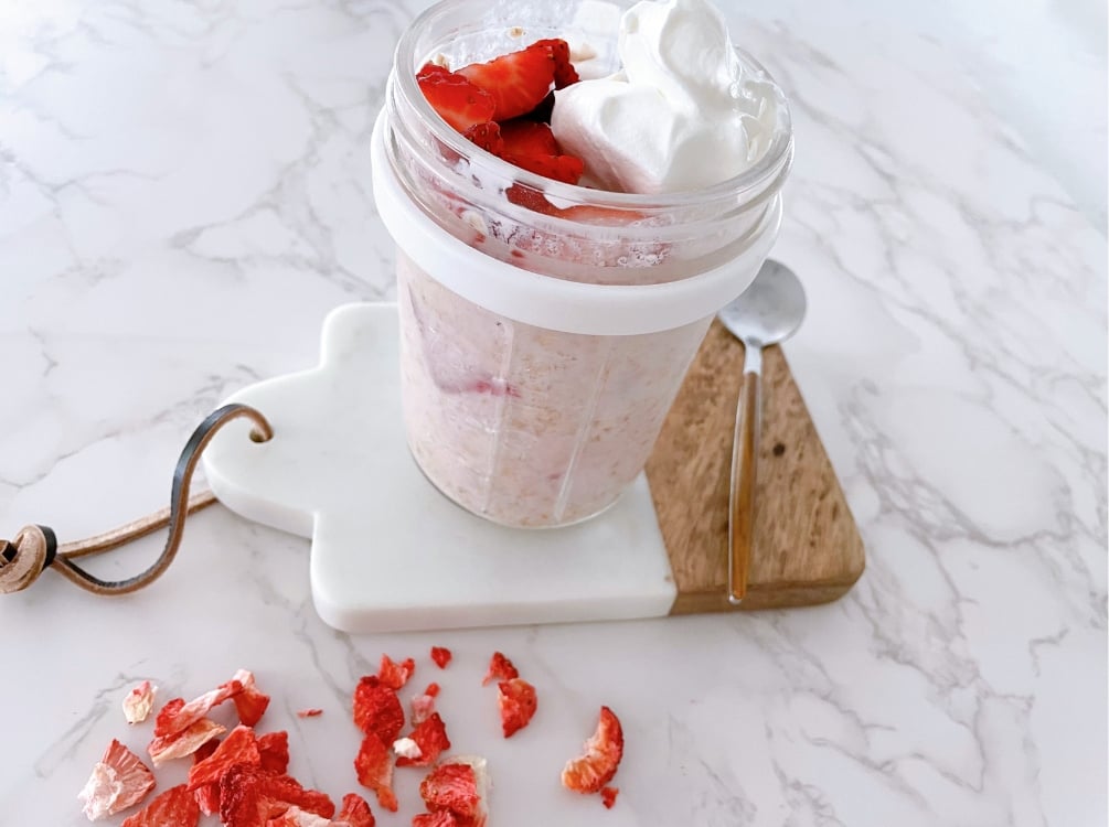 strawberries and cream overnight oats