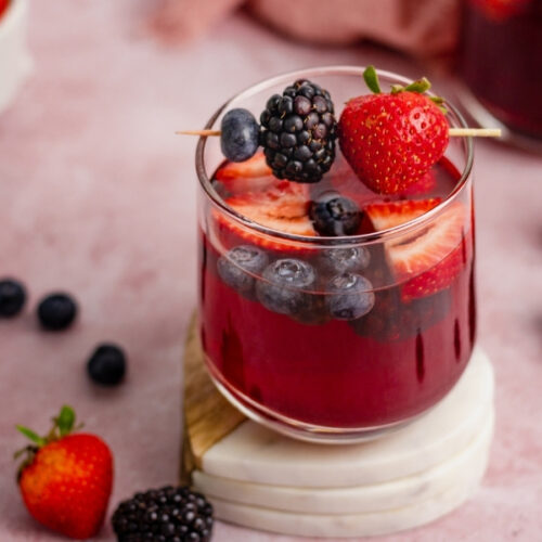 low calorie berry sangria drink