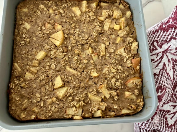 baking the Apple Cinnamon Oatmeal Bake baking the Apple Cinnamon Oatmeal Bake