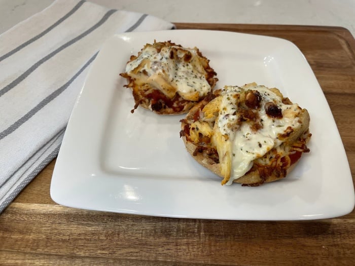 macro friendly Chicken Bacon Ranch English Muffin Pizza
