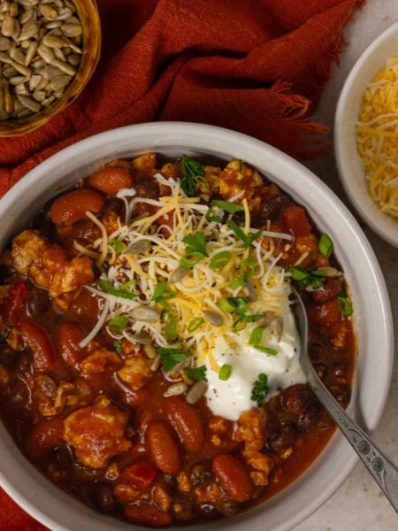 pumpkin chili with toppings