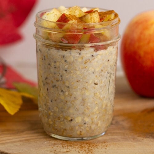 protein apple pie overnight oats recipe featured image