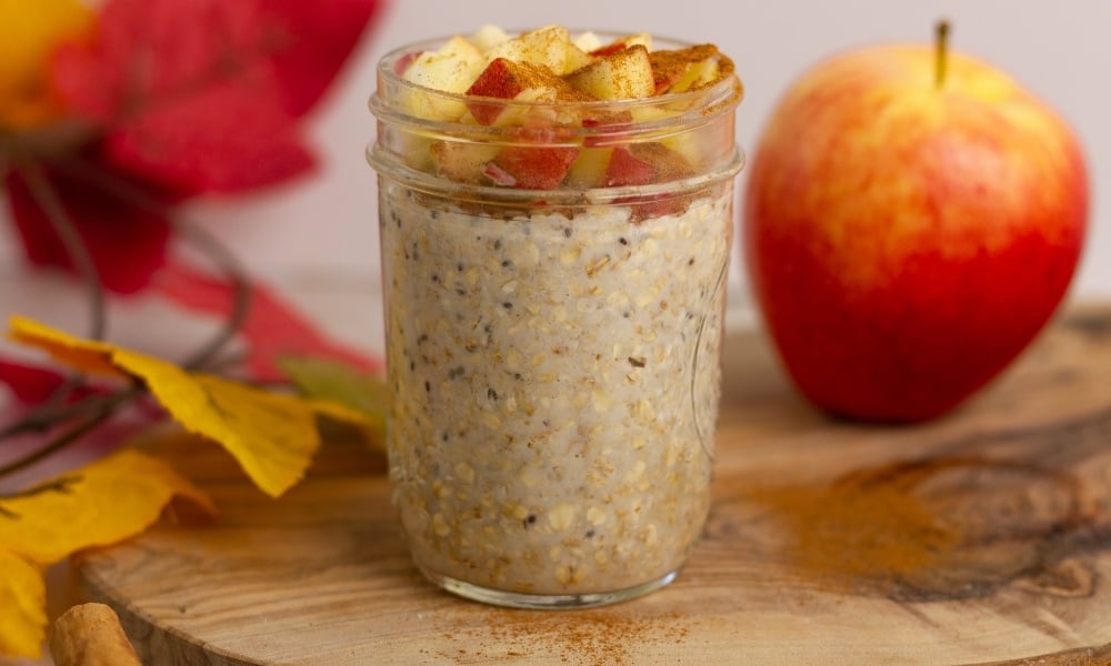 protein apple pie overnight oats recipe featured image